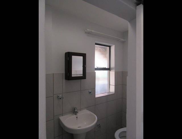 2 BEDROOM PROPERTY TO RENT IN DIE HOEWES
